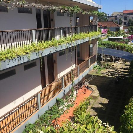 Pakerisan East Mansion Hotel Dempasar Exterior foto