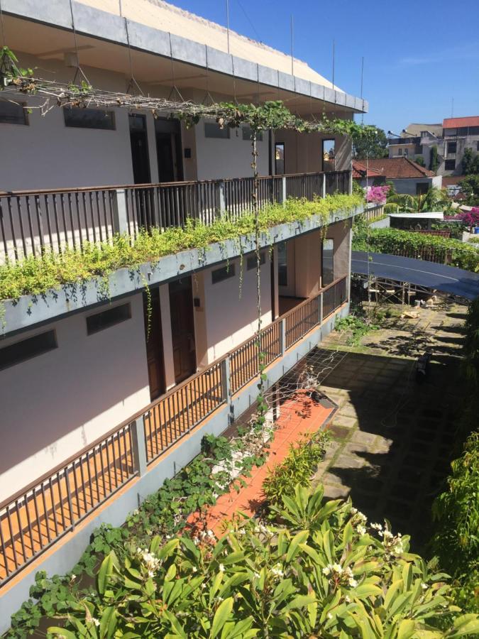 Pakerisan East Mansion Hotel Dempasar Exterior foto