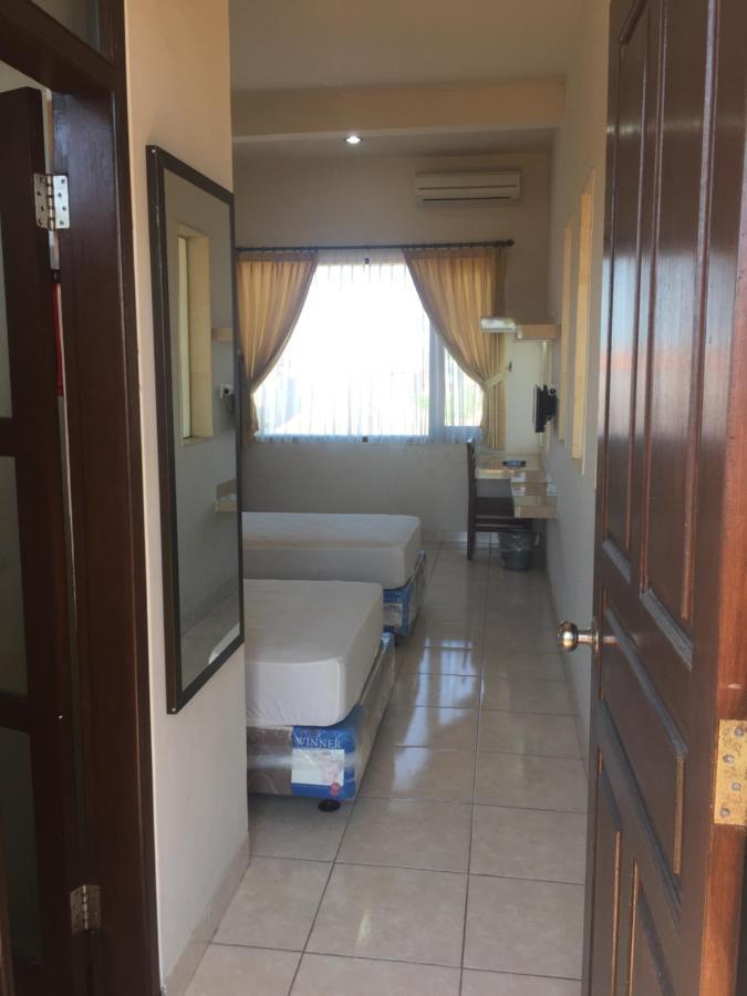 Pakerisan East Mansion Hotel Dempasar Exterior foto